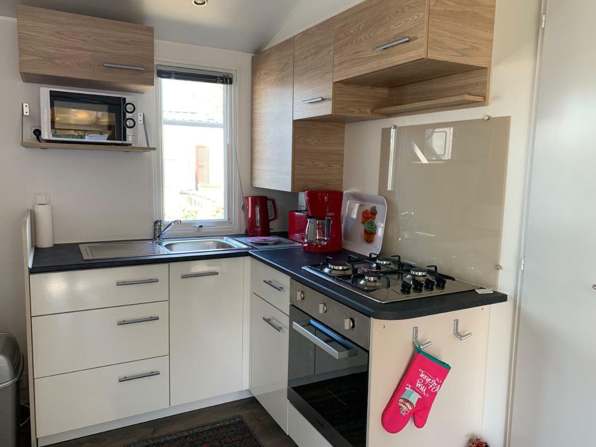 Mobilhome Vias Plage Dans Camping Exterior foto